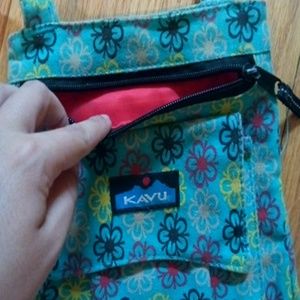 KAVU Cross body purse